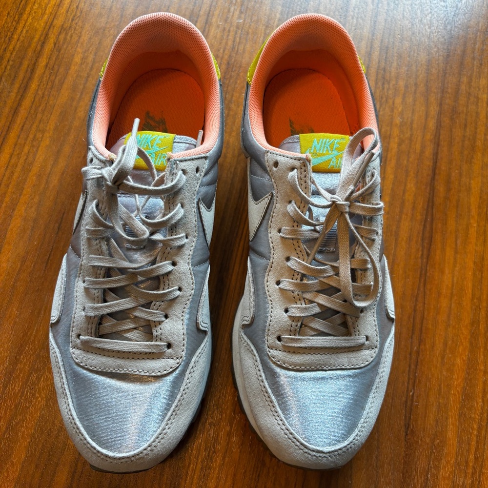 Nike Air Sneakers Silver Metallic Neon Peach